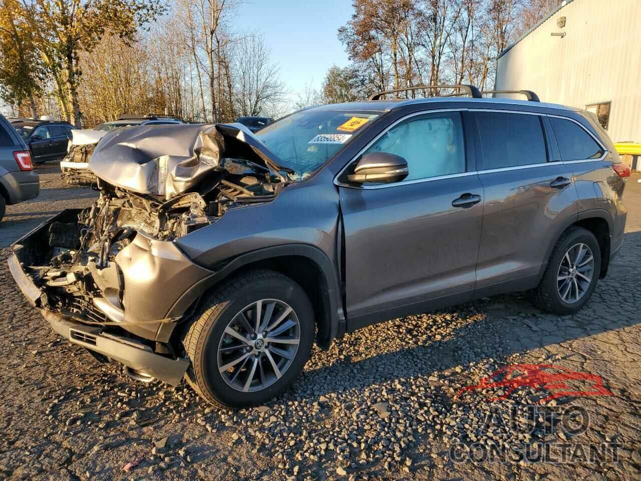 TOYOTA HIGHLANDER 2019 - 5TDJZRFH3KS922841