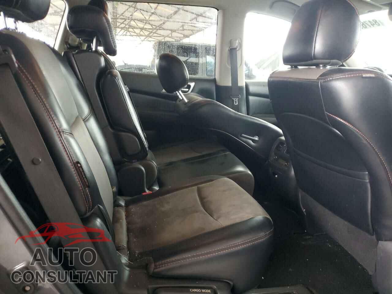 NISSAN PATHFINDER 2019 - 5N1DR2MN2KC620449