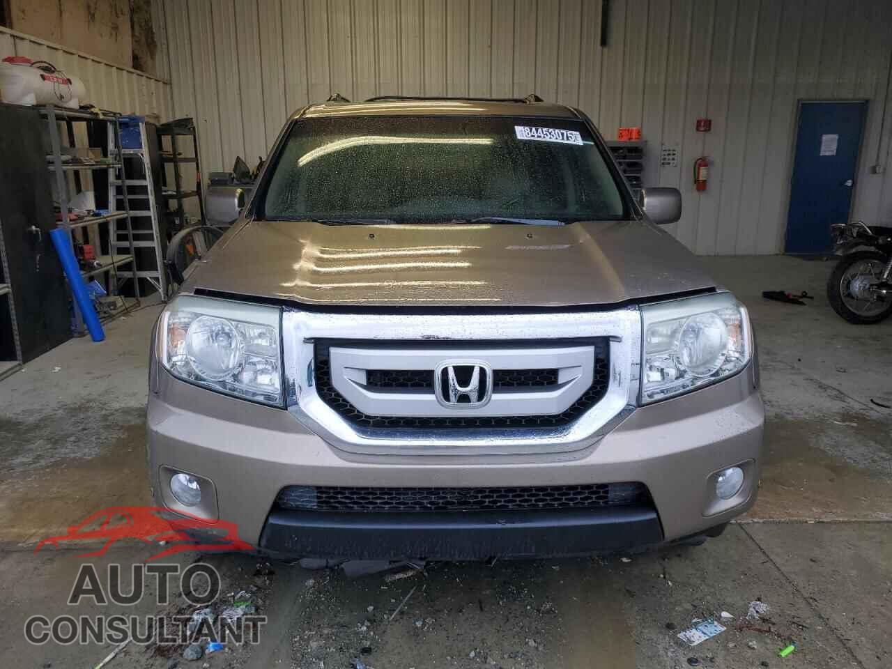 HONDA PILOT 2011 - 5FNYF4H96BB101348