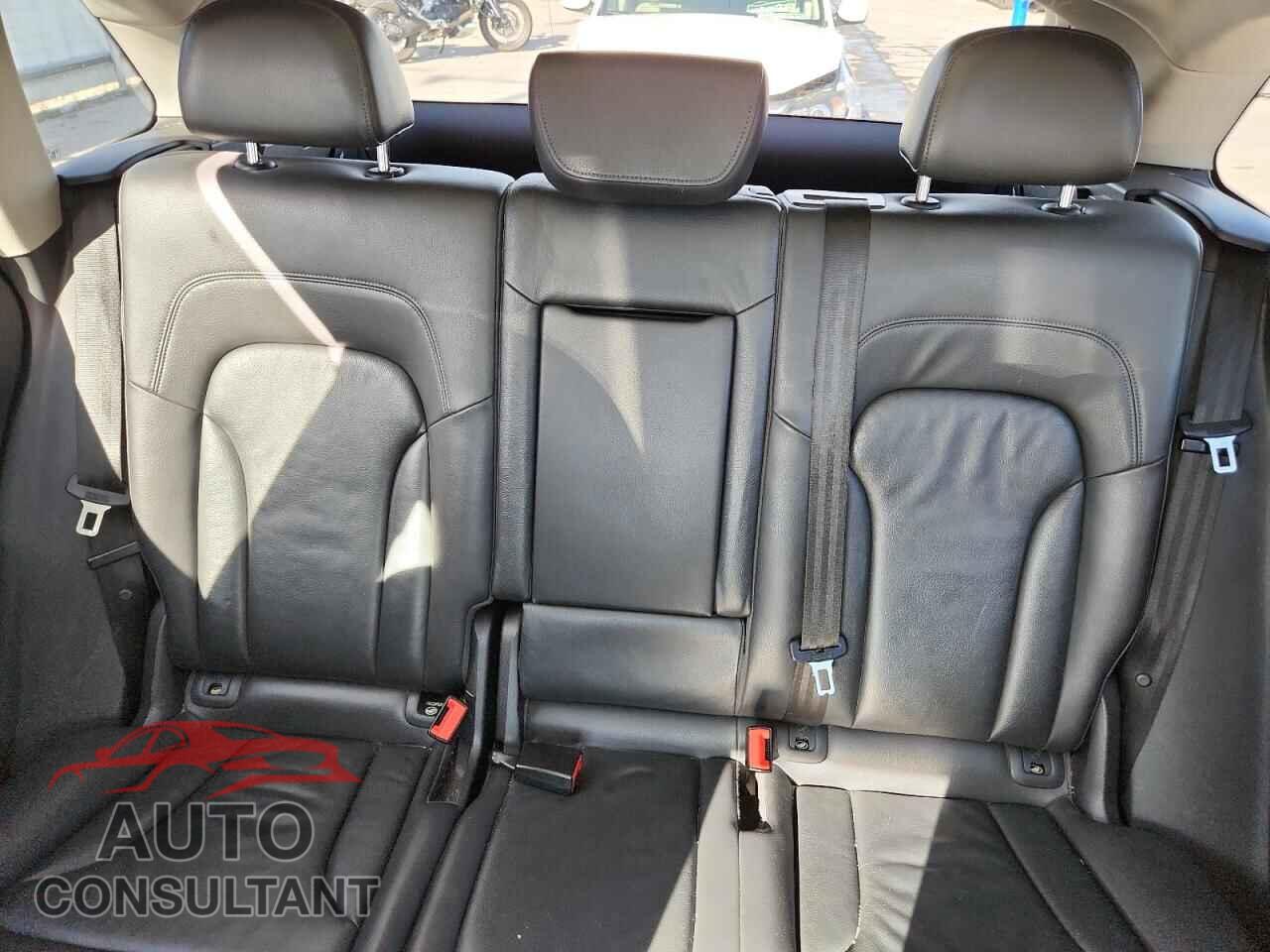 AUDI Q5 2011 - WA1CFAFP6BA061897