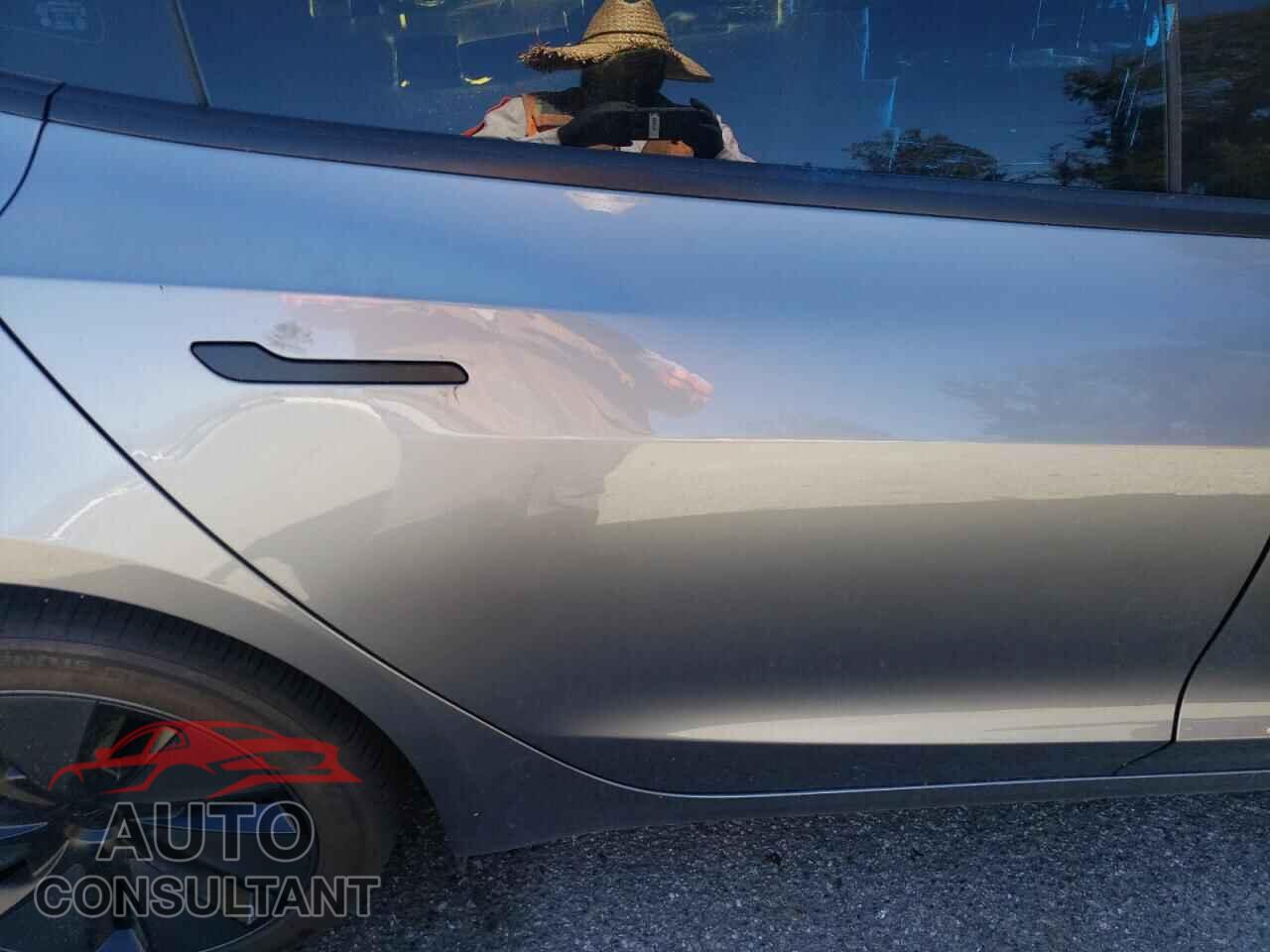 TESLA MODEL 3 2024 - 5YJ3E1EA8RF855629