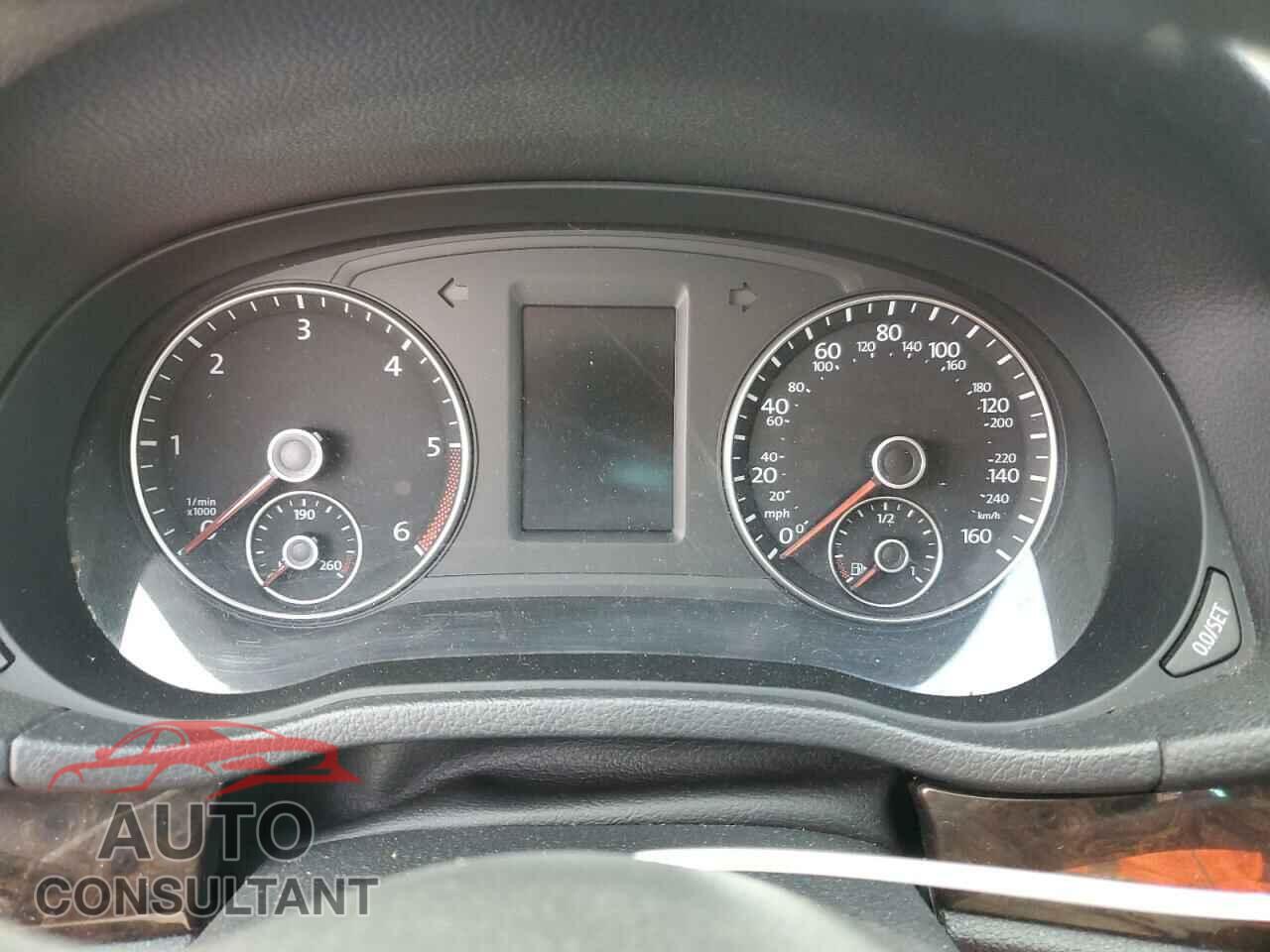 VOLKSWAGEN PASSAT 2015 - 1VWCV7A32FC053108