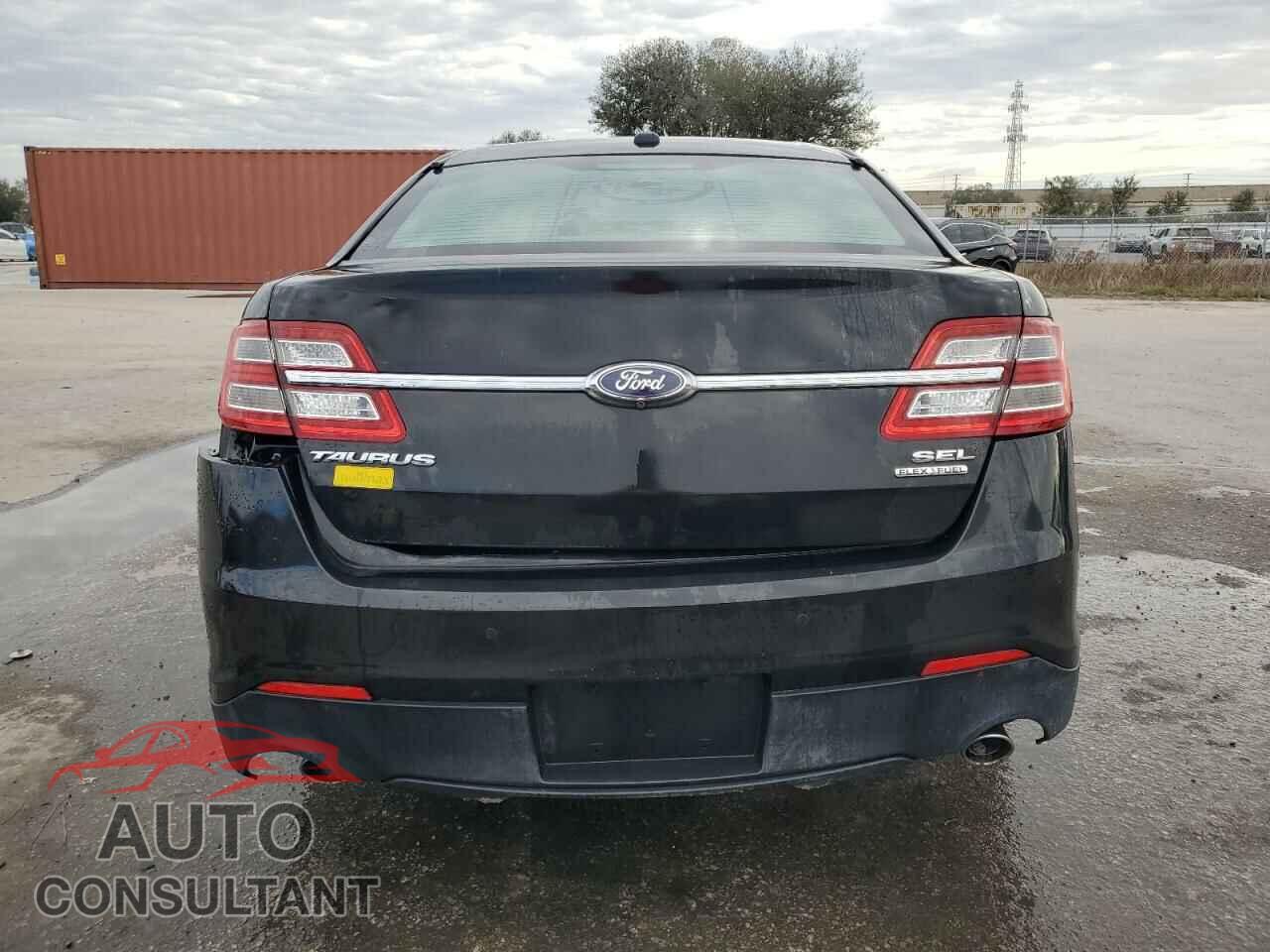 FORD TAURUS 2015 - 1FAHP2E80FG176884