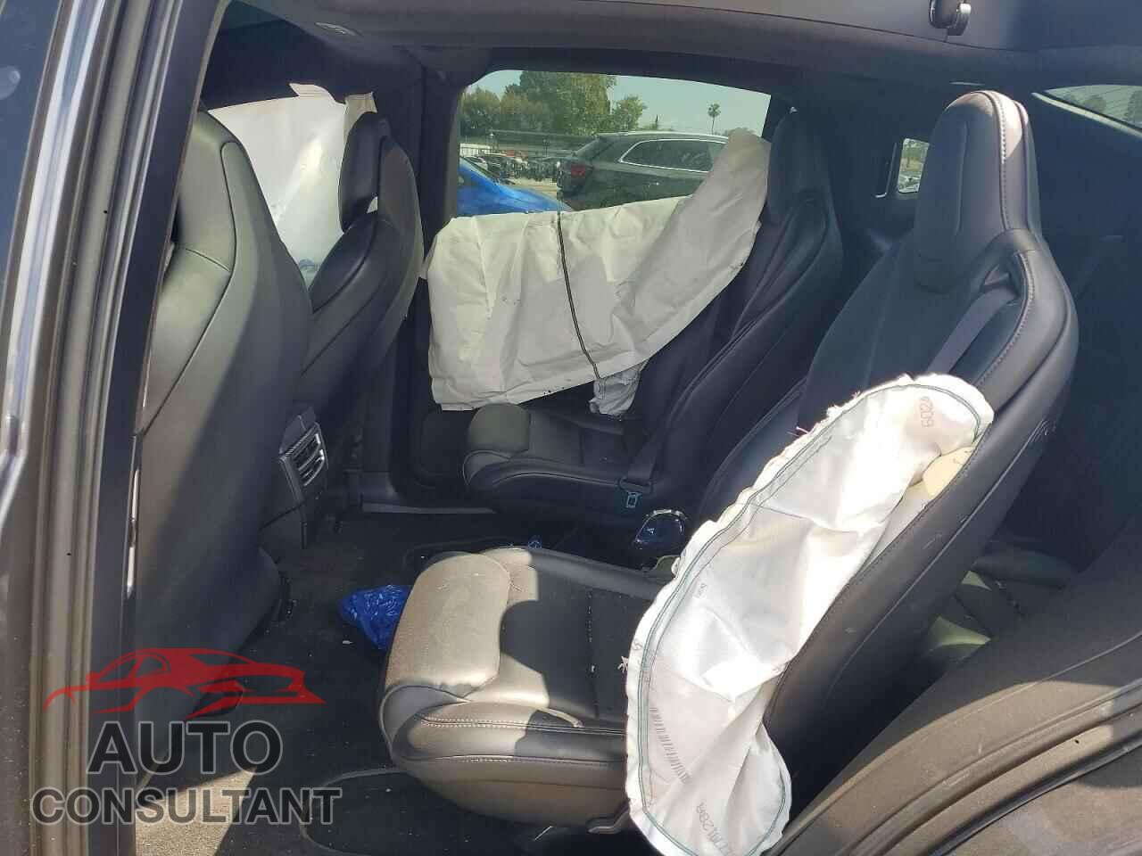 TESLA MODEL X 2018 - 5YJXCBE29JF088111