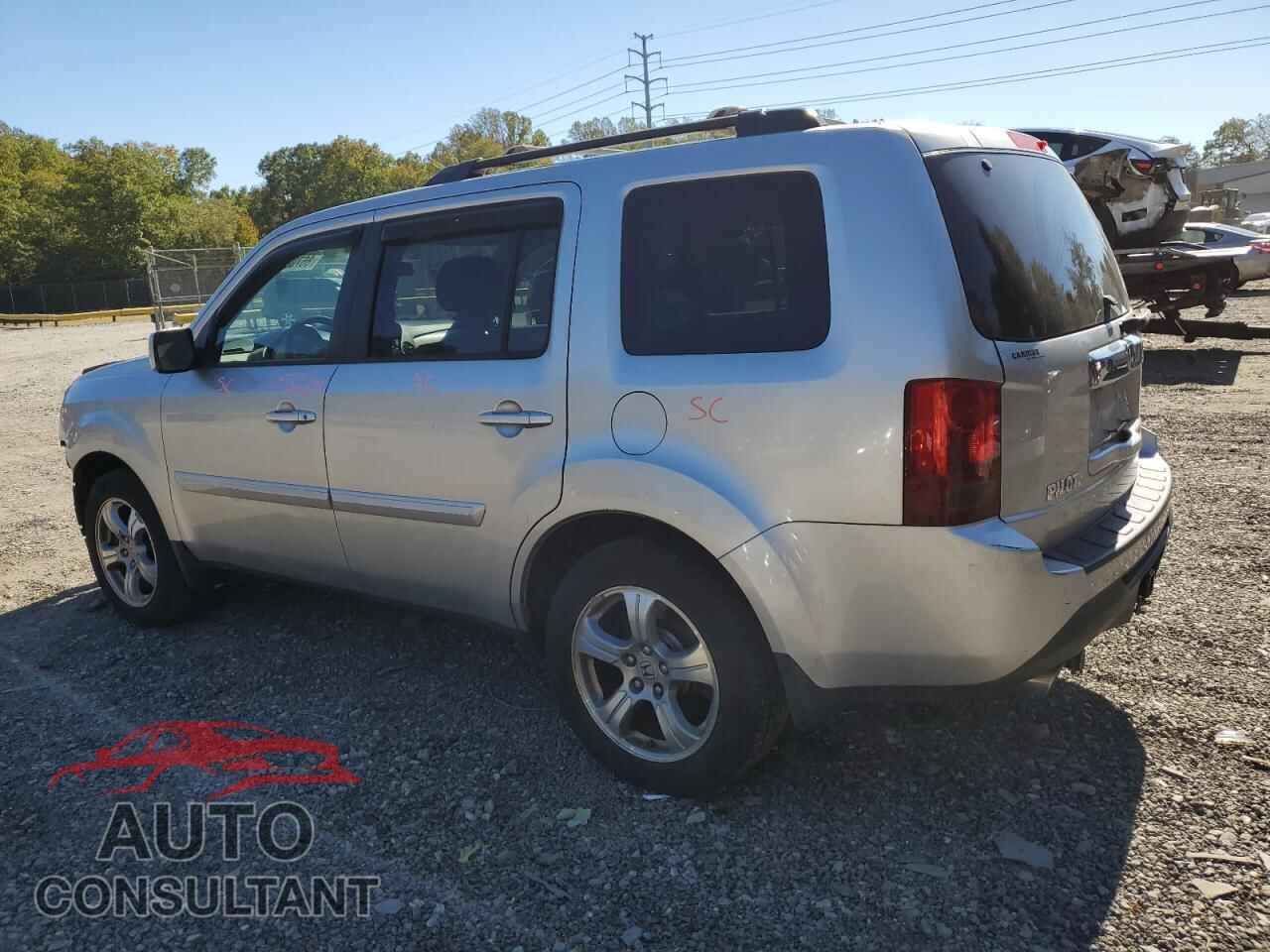 HONDA PILOT 2013 - 5FNYF4H41DB083610