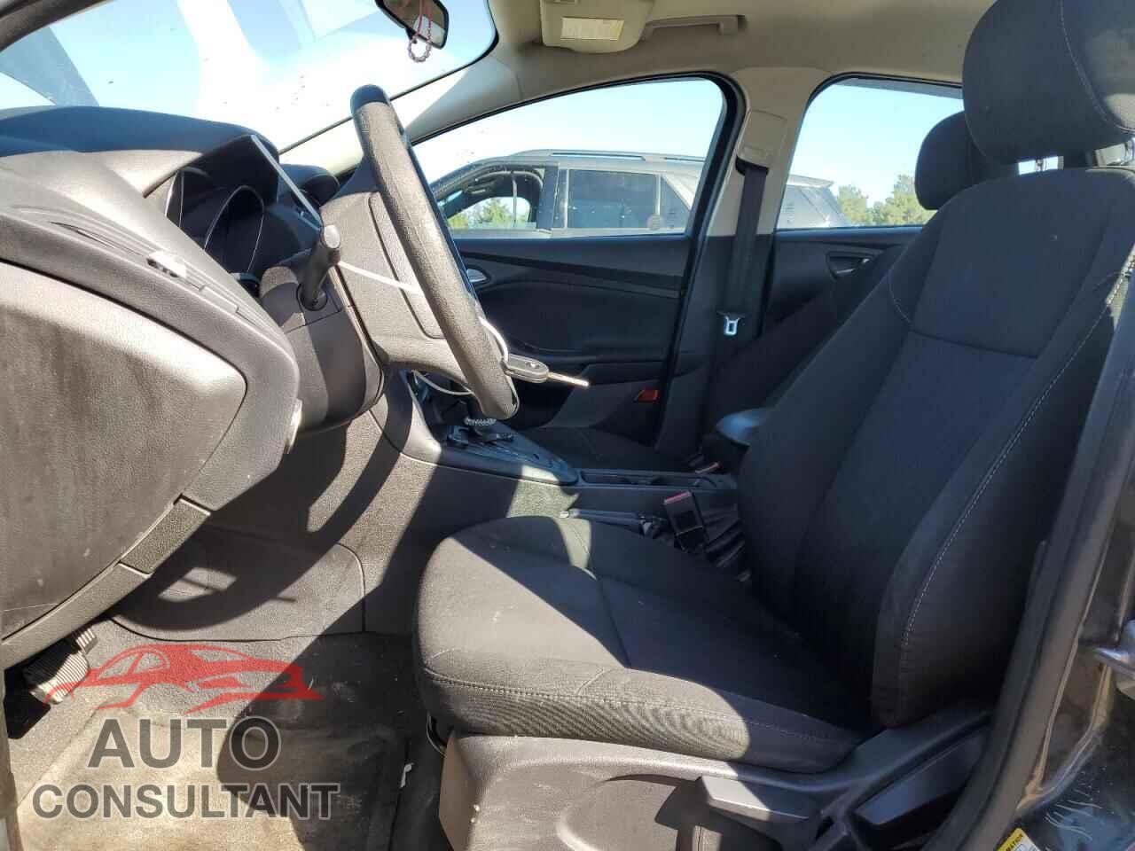 FORD FOCUS 2016 - 1FADP3F28GL296939
