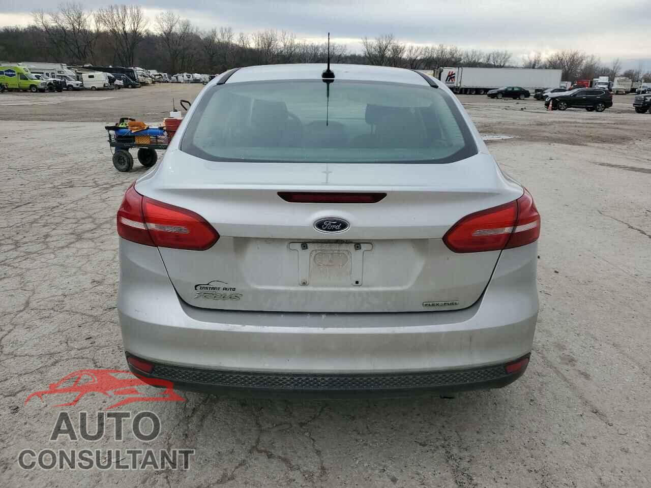 FORD FOCUS 2015 - 1FADP3E20FL367700