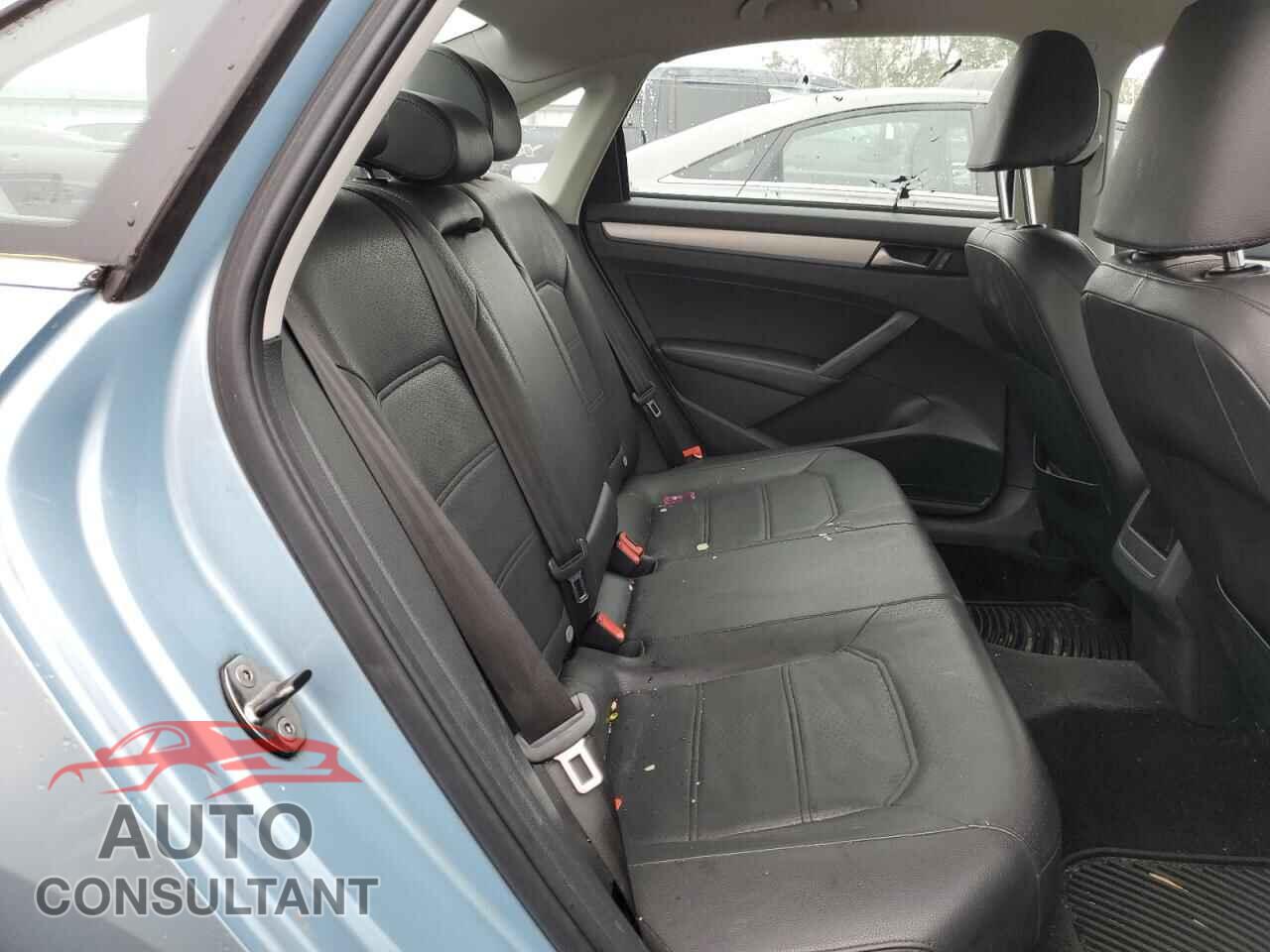 VOLKSWAGEN PASSAT 2012 - 1VWBP7A35CC031475