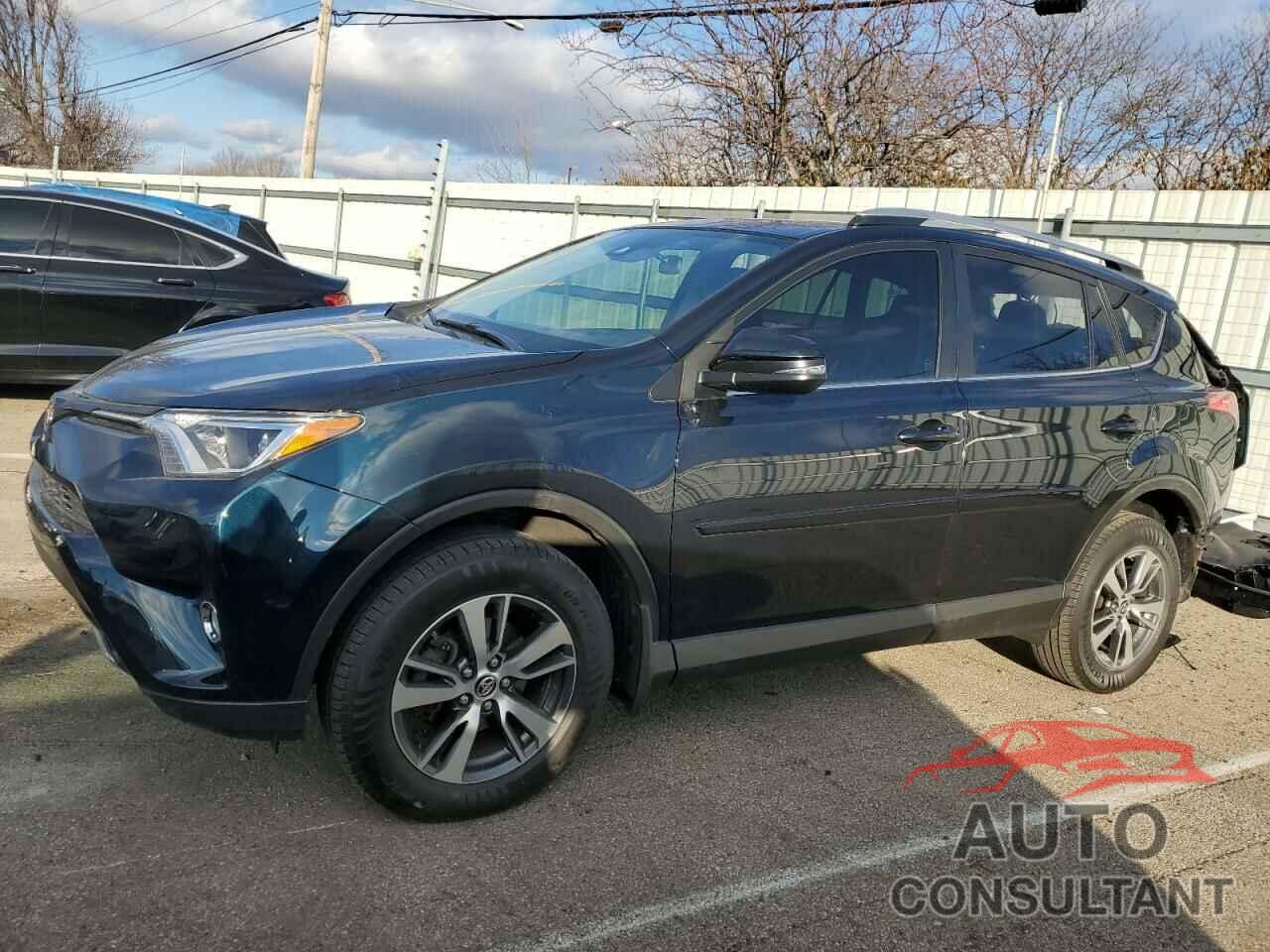 TOYOTA RAV4 2017 - JTMWFREV8HJ124573