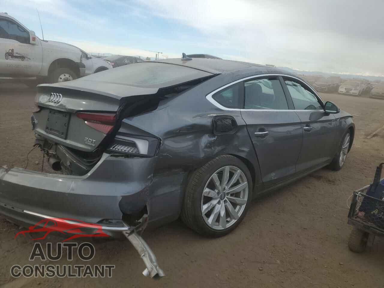 AUDI A5 2018 - WAUANCF55JA136613