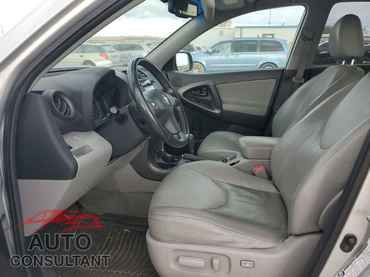TOYOTA RAV4 2011 - 2T3DF4DV0BW095901