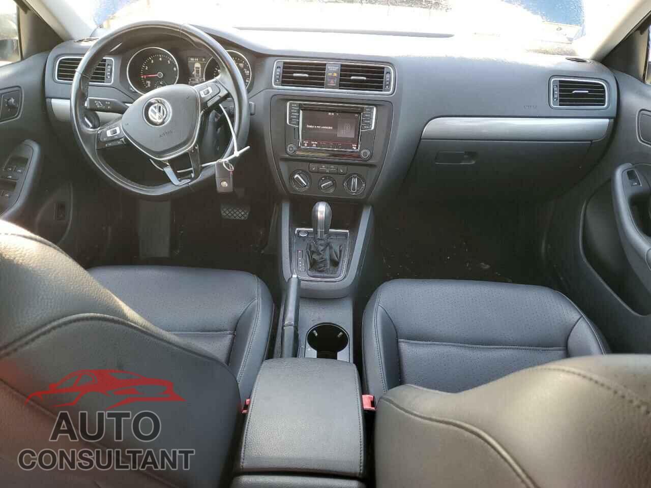 VOLKSWAGEN JETTA 2017 - 3VWDB7AJ9HM410362