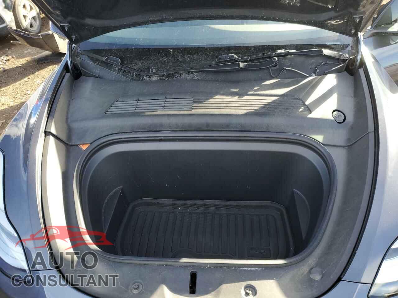 TESLA MODEL Y 2021 - 5YJYGDEE2MF065398