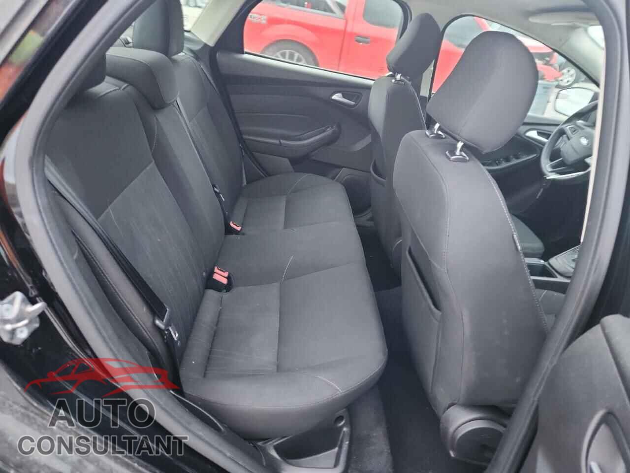 FORD FOCUS 2016 - 1FADP3F26GL207367