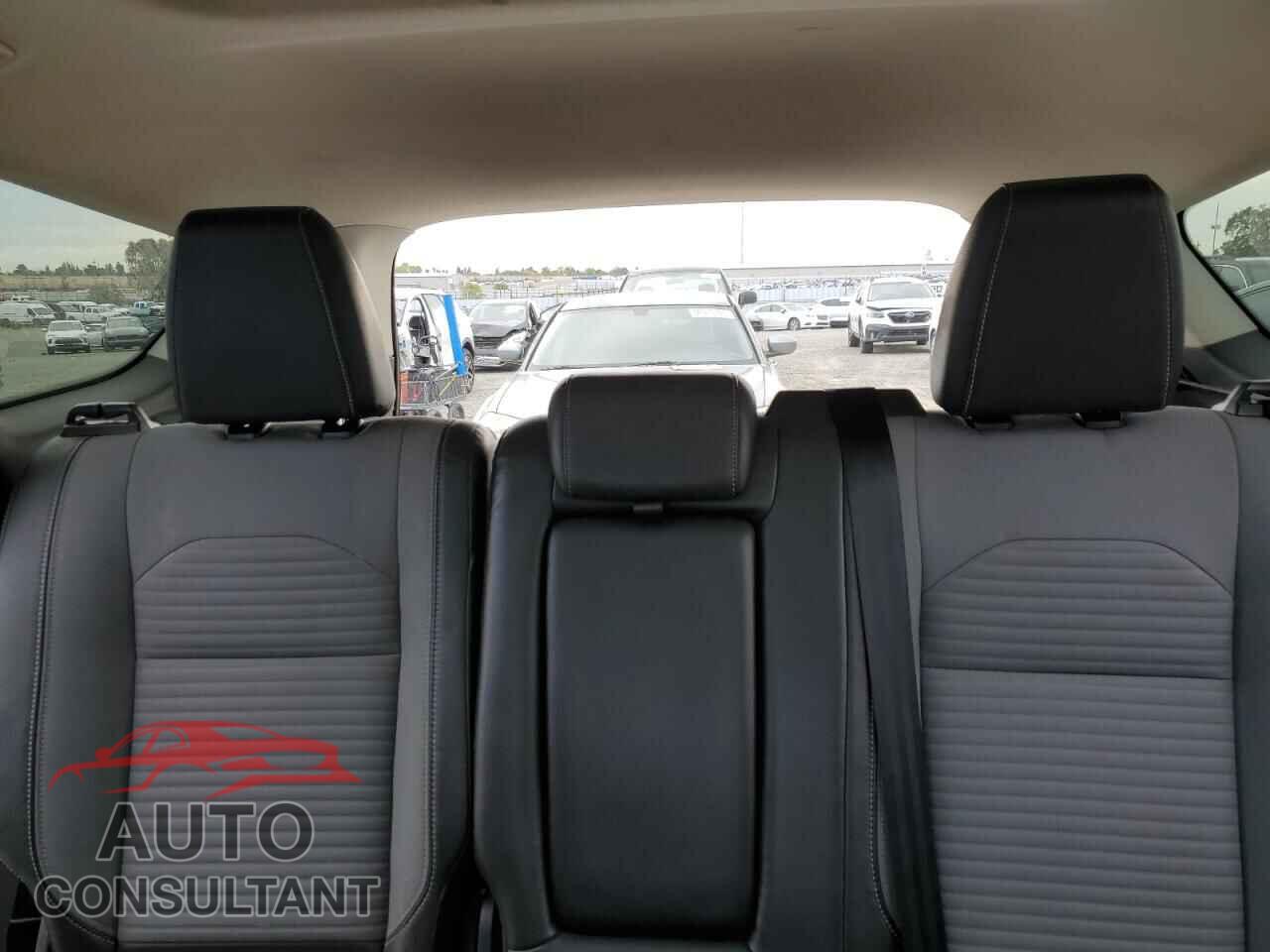 FORD ESCAPE 2017 - 1FMCU0GD2HUB45096