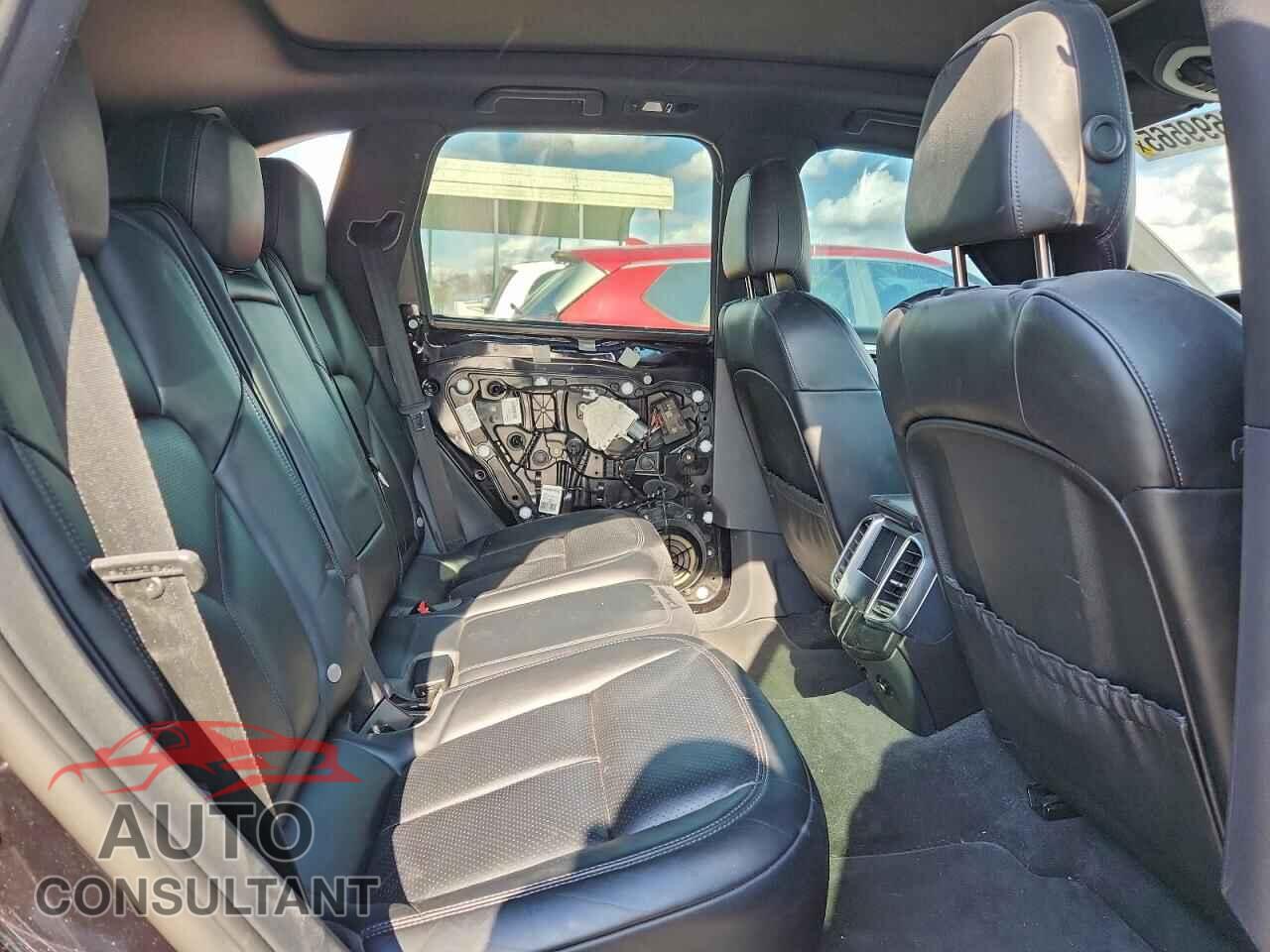 PORSCHE CAYENNE 2015 - WP1AB2A25FLA56418