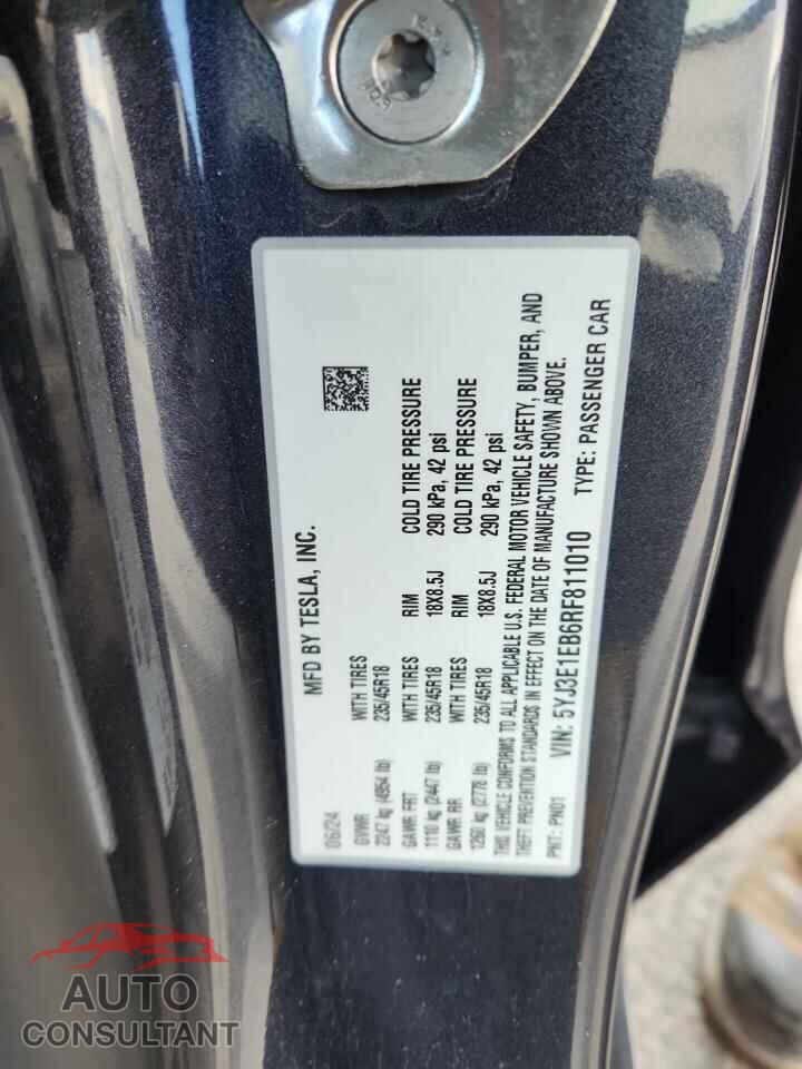 TESLA MODEL 3 2024 - 5YJ3E1EB6RF811010