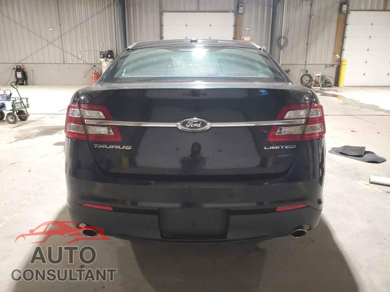 FORD TAURUS 2018 - 1FAHP2F85JG109639