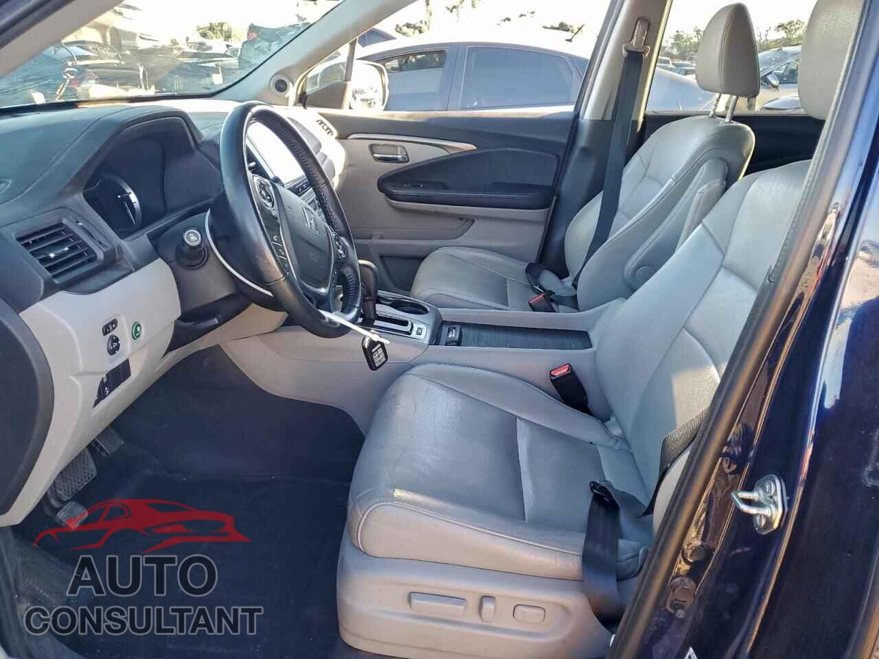 HONDA PILOT 2017 - 5FNYF6H65HB100475