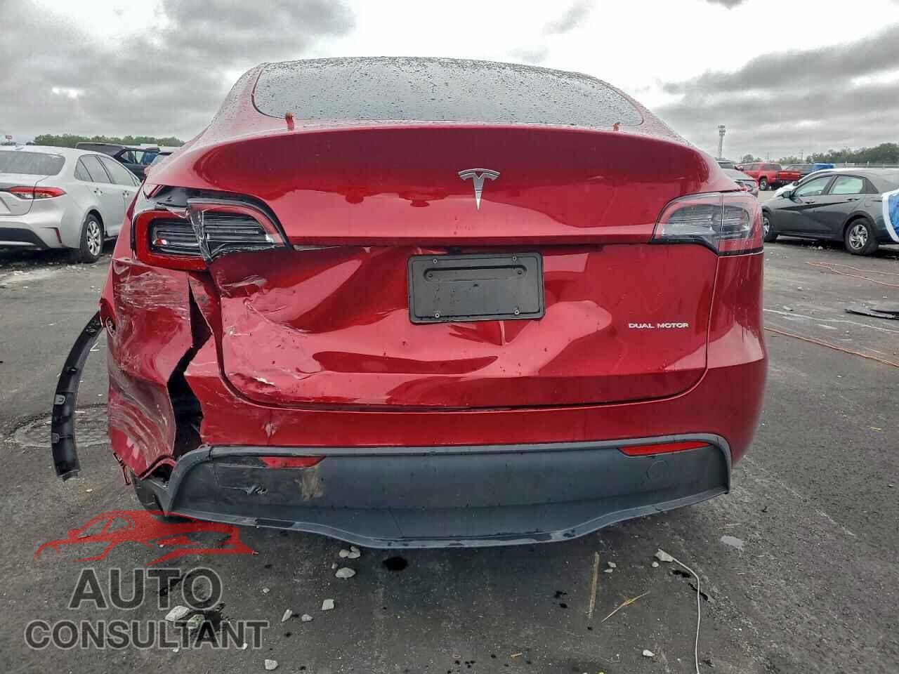 TESLA MODEL Y 2024 - 7SAYGDEE7RA261442