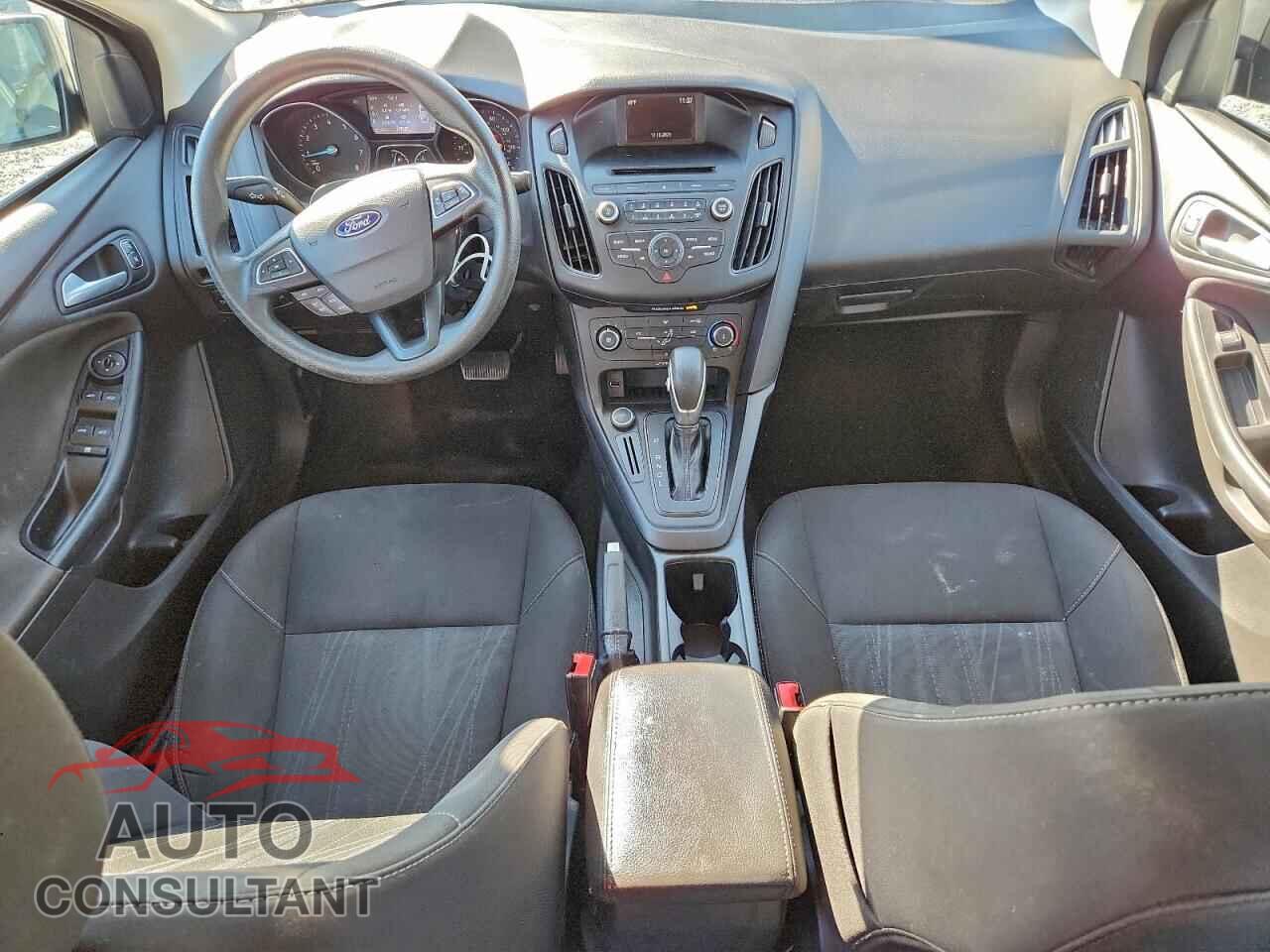FORD FOCUS 2017 - 1FADP3F28HL337216