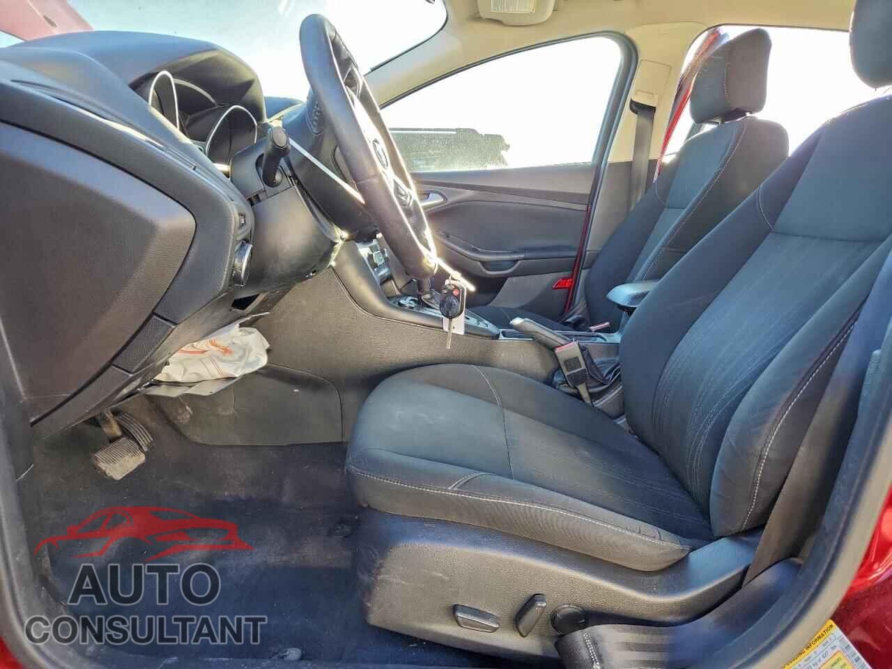 FORD FOCUS 2016 - 1FADP3FE1GL377615