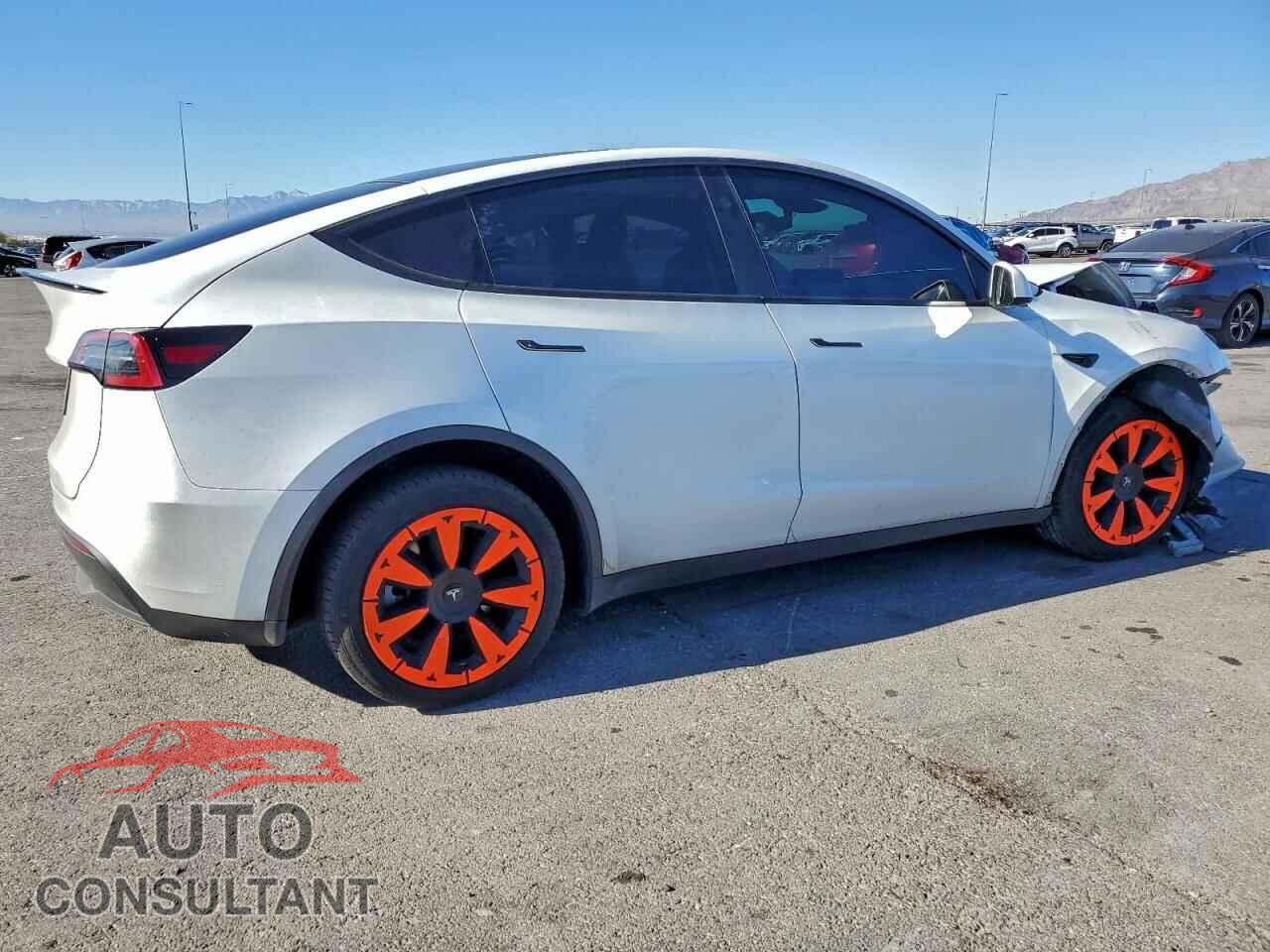 TESLA MODEL Y 2024 - 7SAYGDED8RF088606
