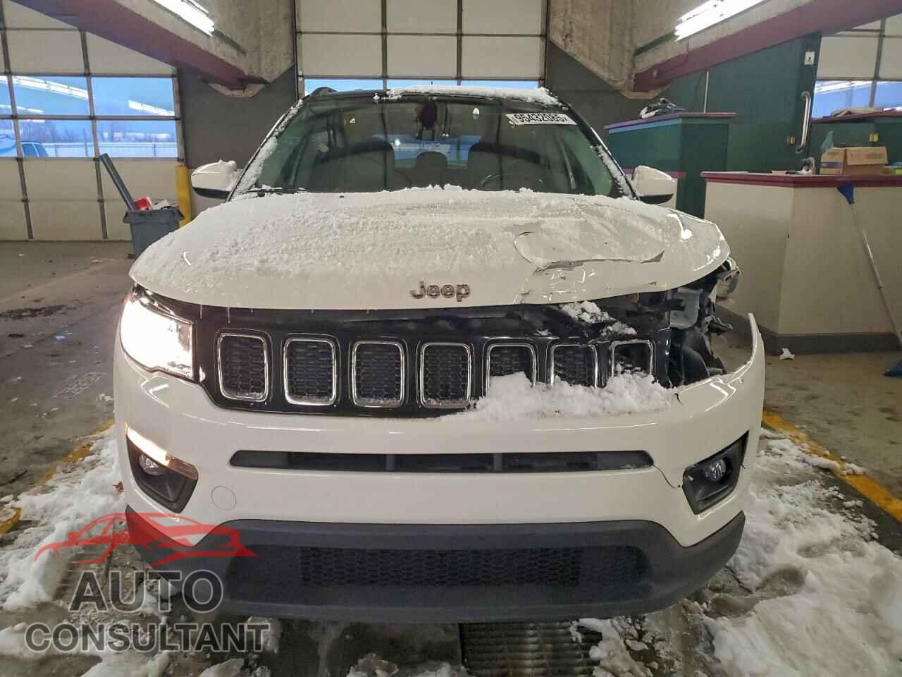JEEP COMPASS 2018 - 3C4NJDBB0JT101035