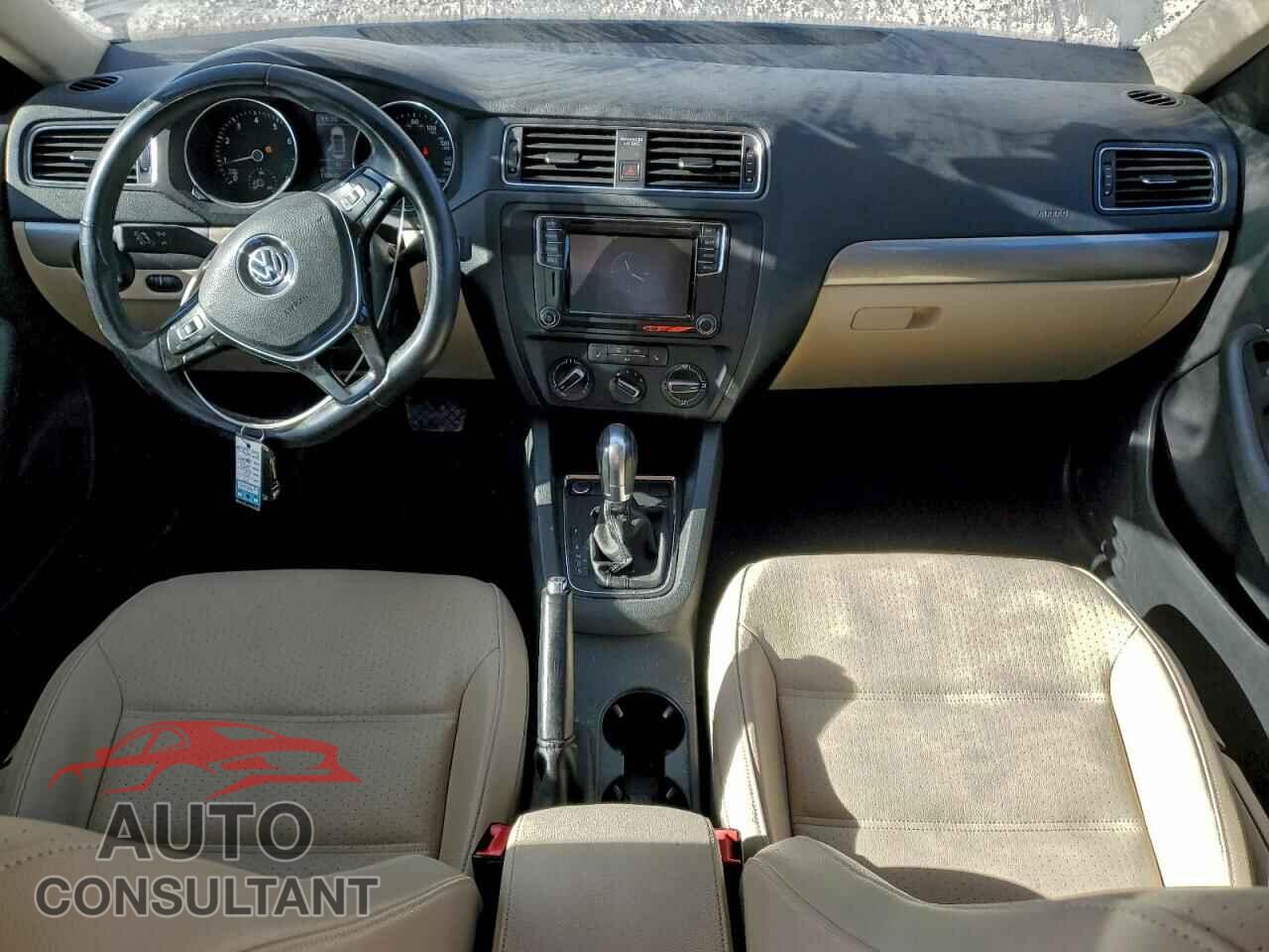 VOLKSWAGEN JETTA 2017 - 3VWDB7AJXHM293875