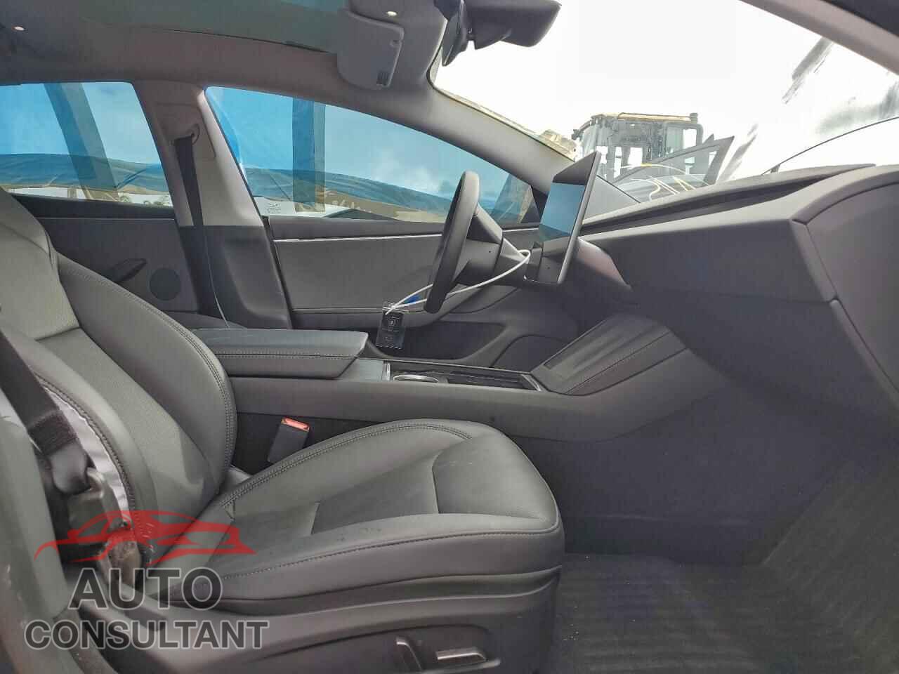 TESLA MODEL 3 2024 - 5YJ3E1EA6RF755416