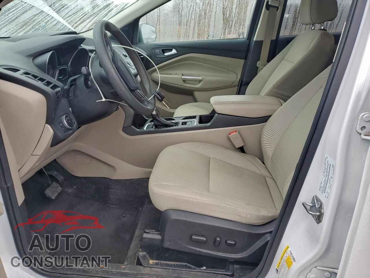 FORD ESCAPE 2017 - 1FMCU0GD1HUE31912