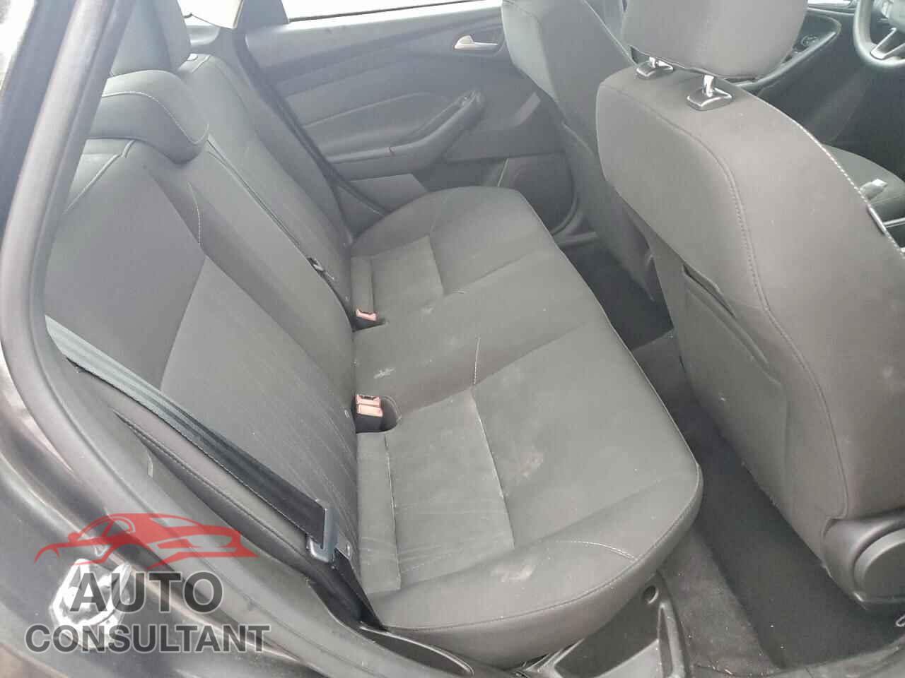 FORD FOCUS 2017 - 1FADP3FE3HL257283