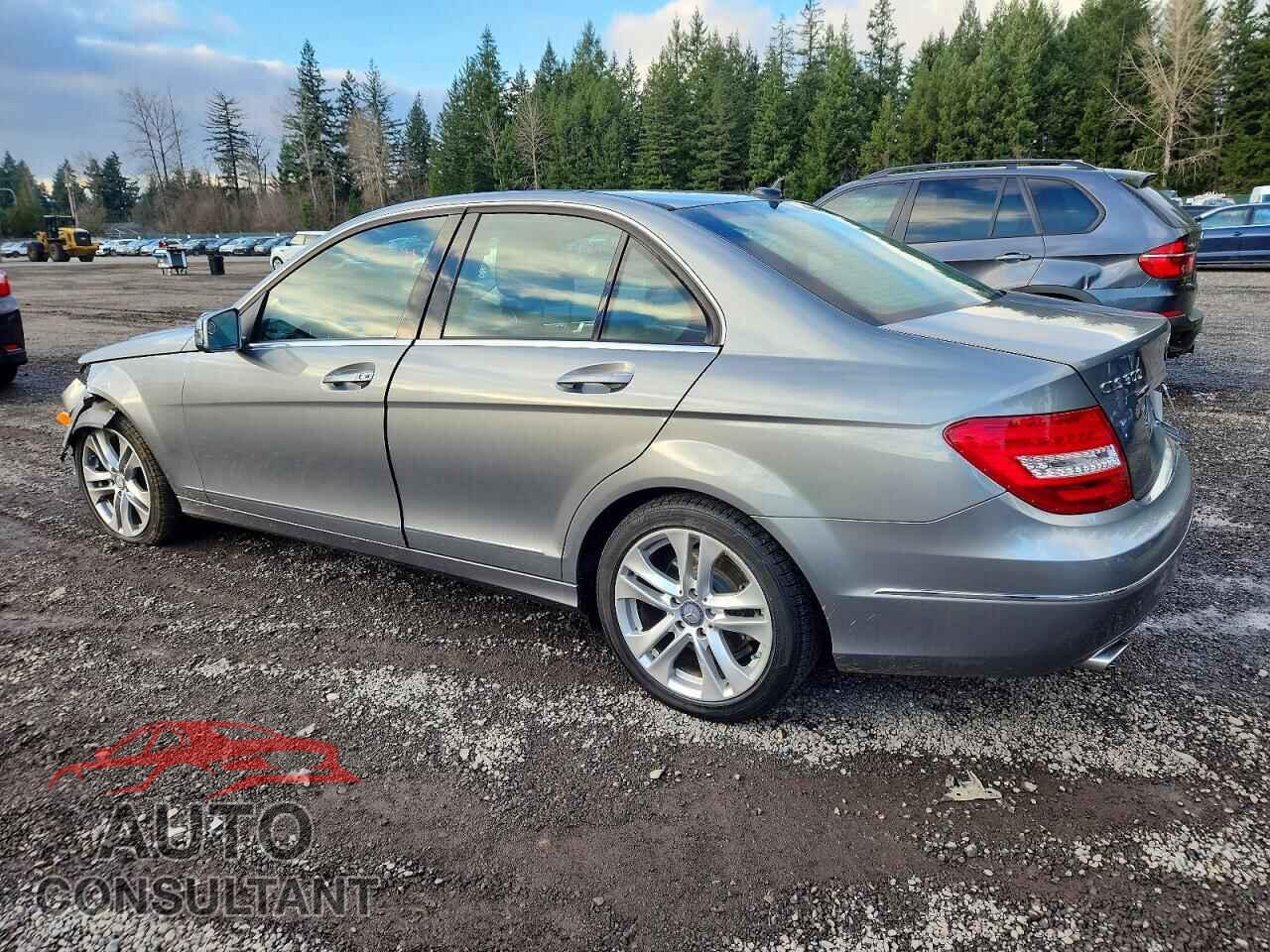 MERCEDES-BENZ C-CLASS 2012 - WDDGF8BB6CF870207