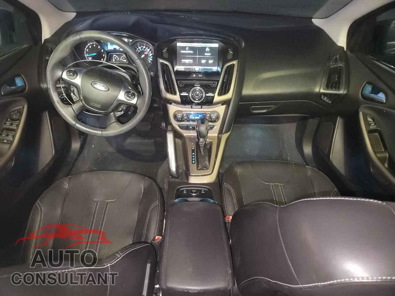 FORD FOCUS 2012 - 1FAHP3M28CL181143