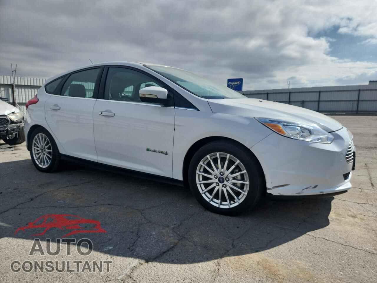 FORD FOCUS 2015 - 1FADP3R41FL358550