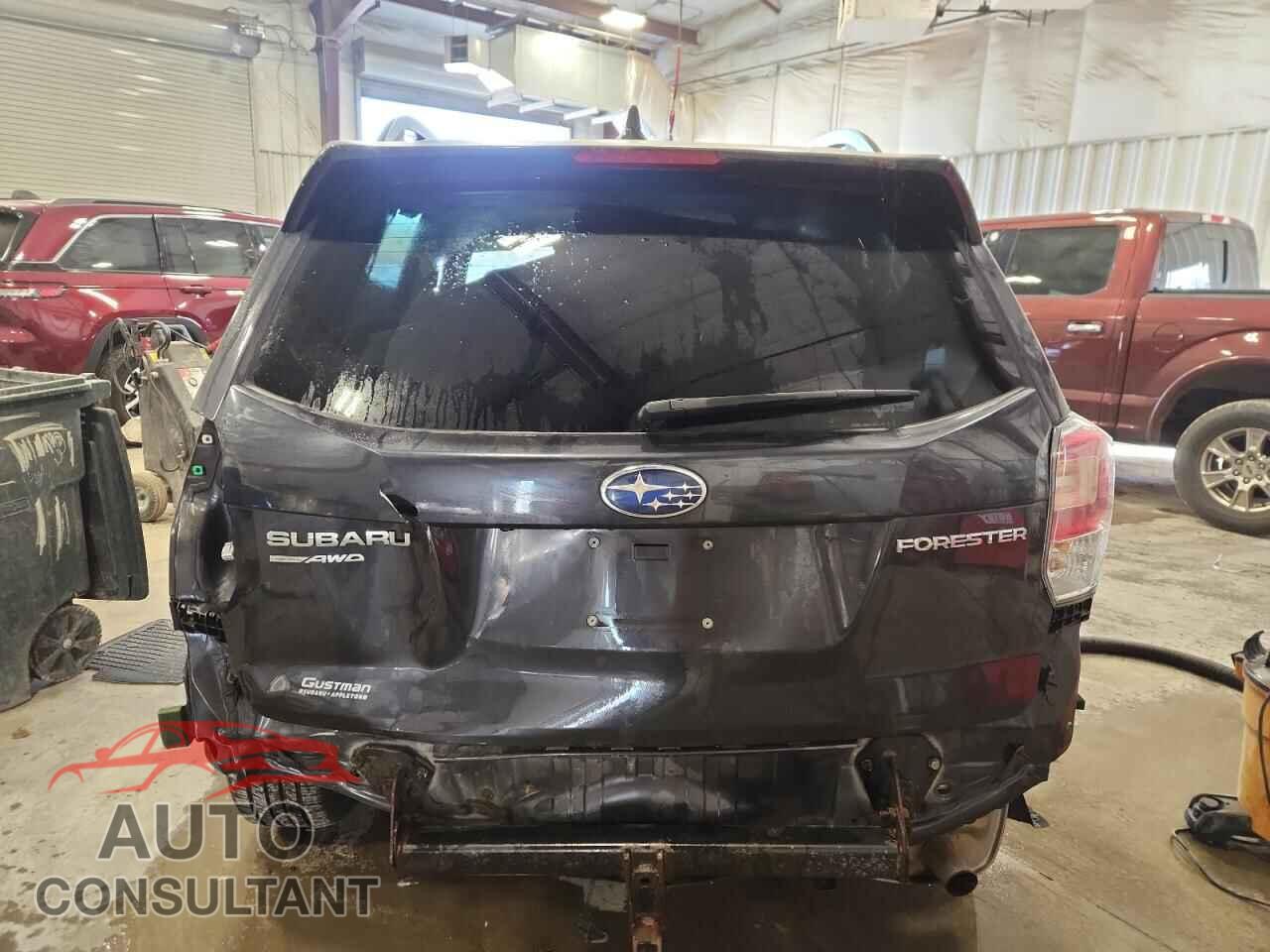 SUBARU FORESTER 2018 - JF2SJAEC8JG545906