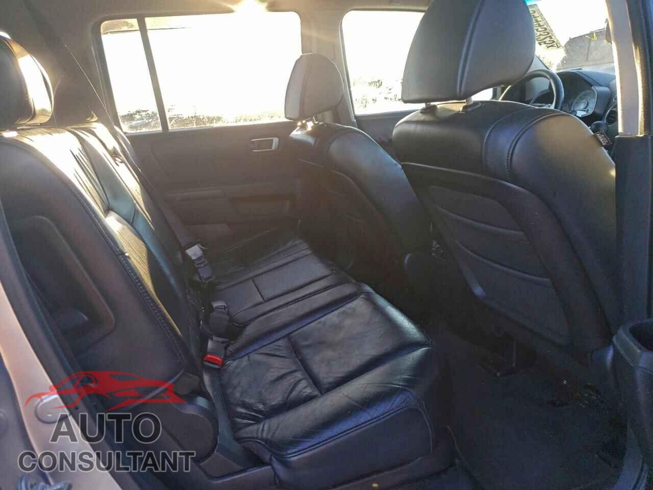 HONDA PILOT 2011 - 5FNYF4H72BB005277