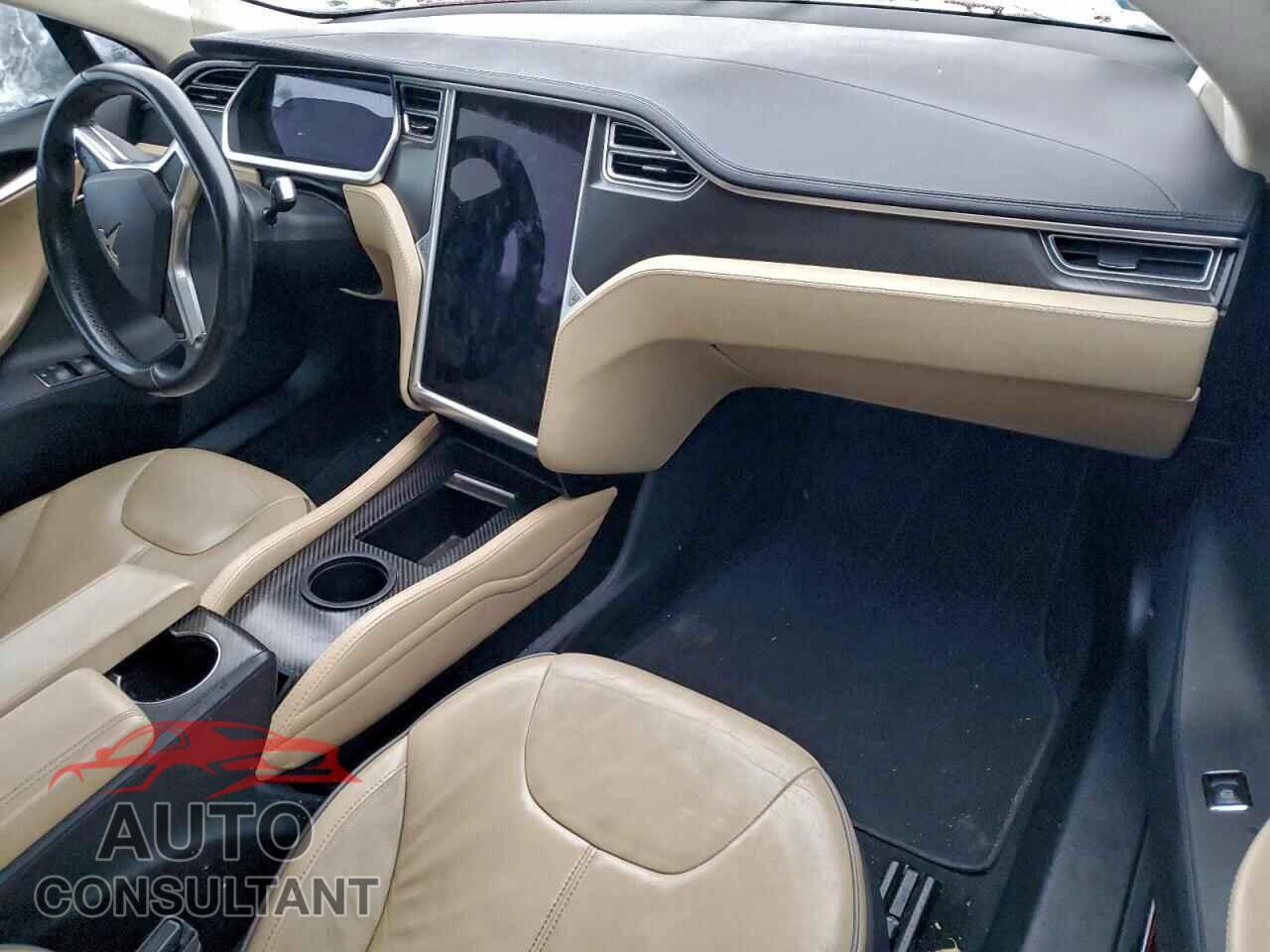 TESLA MODEL S 2013 - 5YJSA1DP5DFP10859