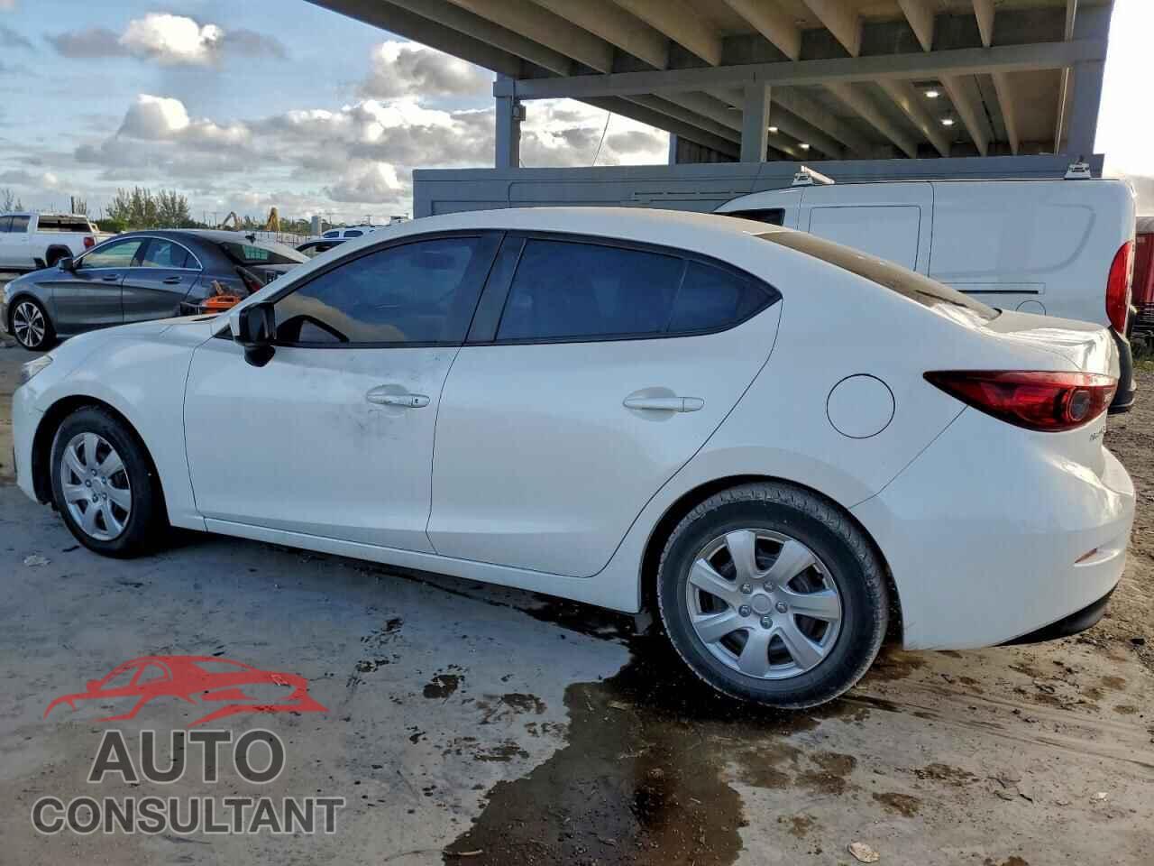 MAZDA 3 2015 - 3MZBM1U77FM208843