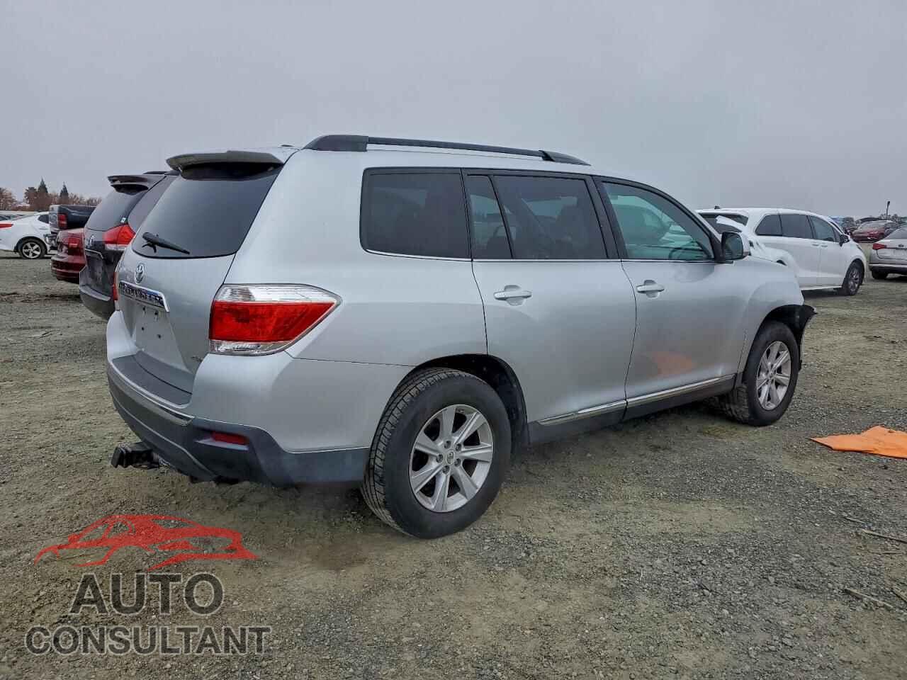 TOYOTA HIGHLANDER 2012 - 5TDBK3EH2CS127675