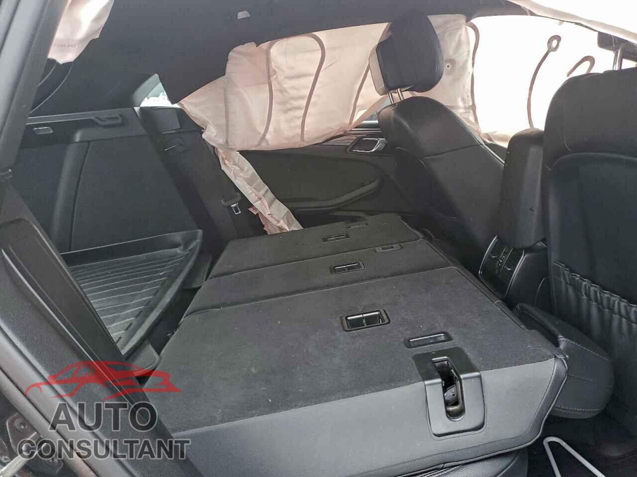 PORSCHE MACAN 2018 - WP1AA2A58JLB06007