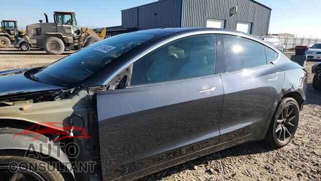 TESLA MODEL 3 2018 - 5YJ3E1EB6JF085718
