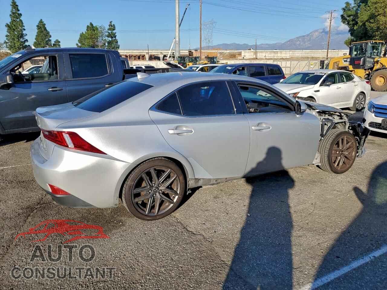 LEXUS IS 2015 - JTHBE1D28F5020177