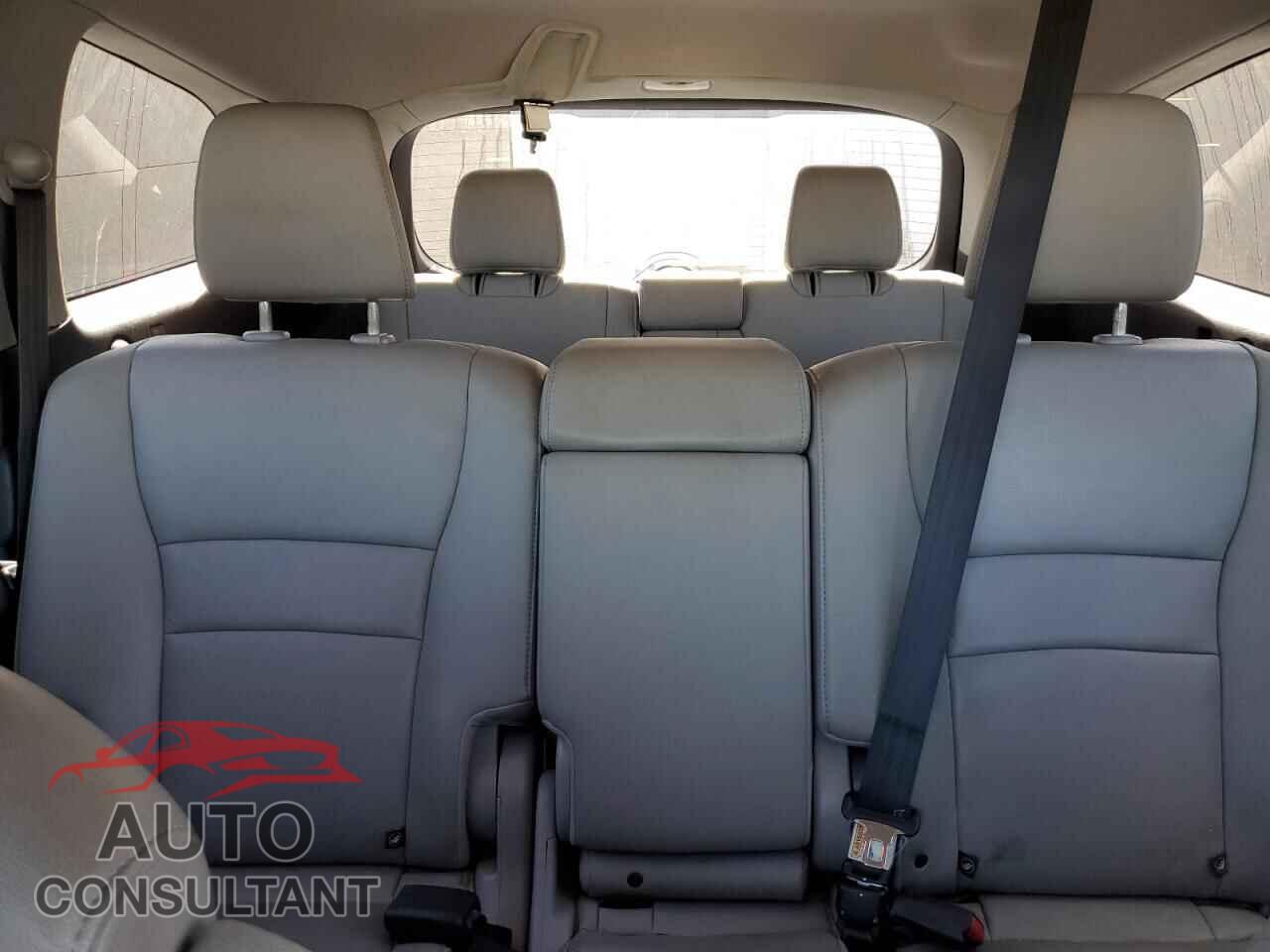 HONDA PILOT 2016 - 5FNYF6H6XGB014254