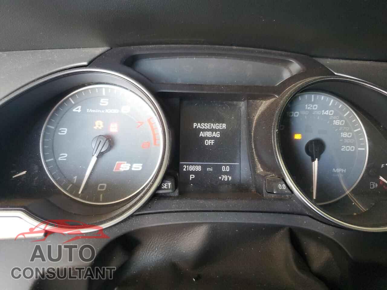 AUDI S5/RS5 2010 - WAUCVAFR3AA003638