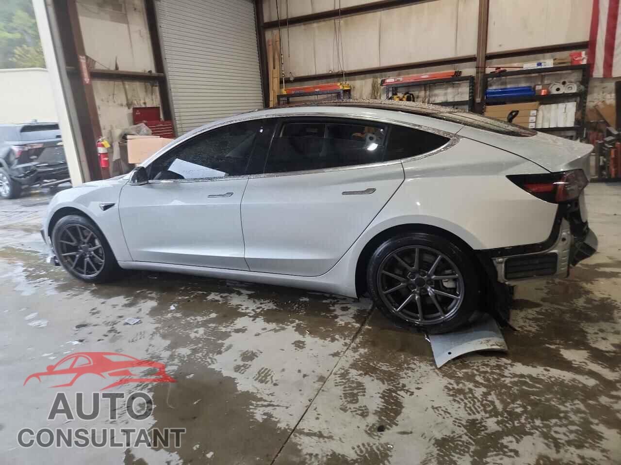 TESLA MODEL 3 2018 - 5YJ3E1EA9JF039355