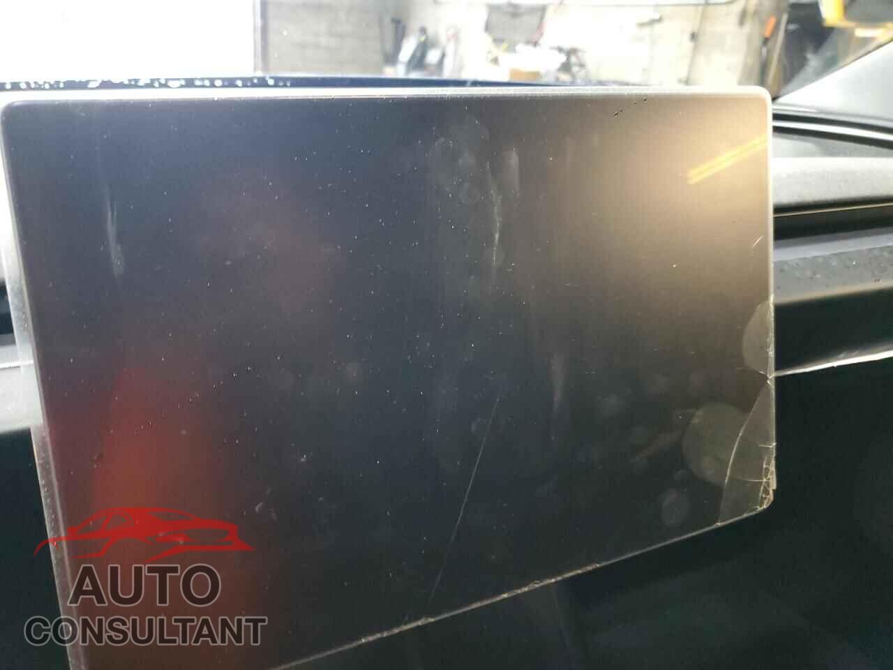 TESLA MODEL 3 2024 - 5YJ3E1EA1RF738006