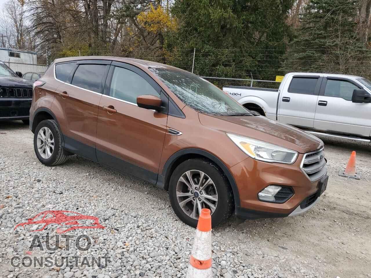 FORD ESCAPE 2017 - 1FMCU0GD1HUB38754