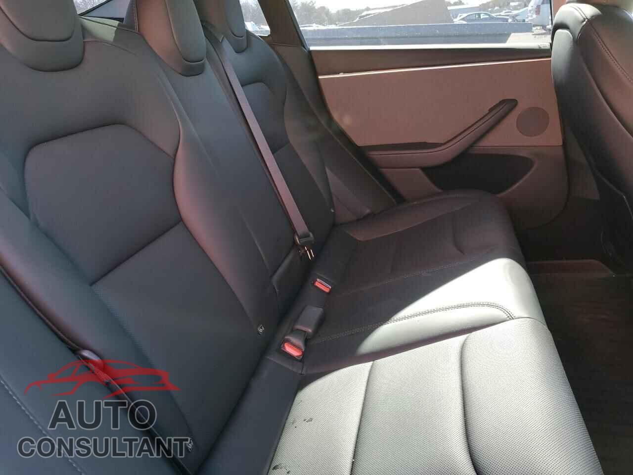 TESLA MODEL 3 2025 - 5YJ3E1EA3SF986456