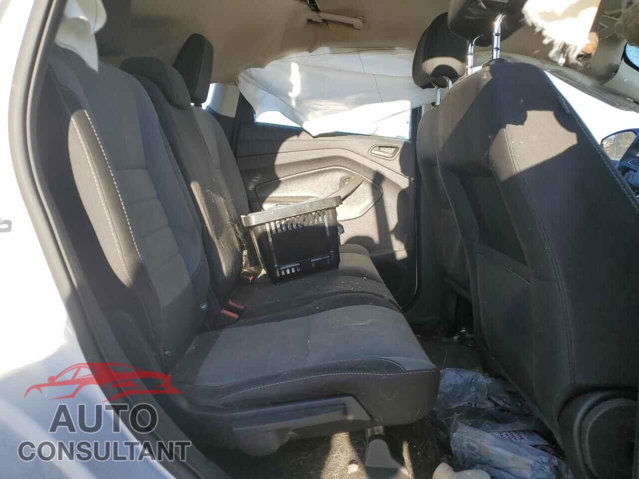 FORD ESCAPE 2017 - 1FMCU0F70HUE00811